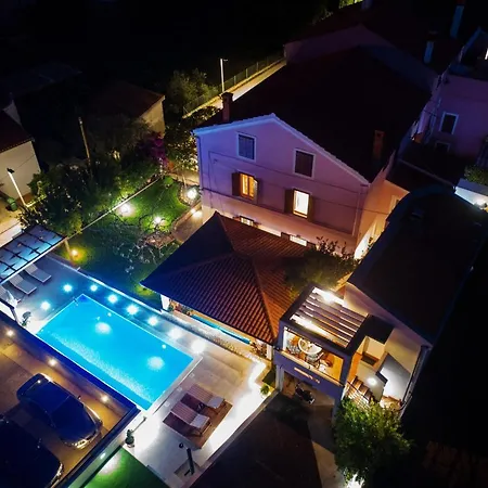 Apartman With A Swimming Pool Preko, Ugljan - 14163 Preko