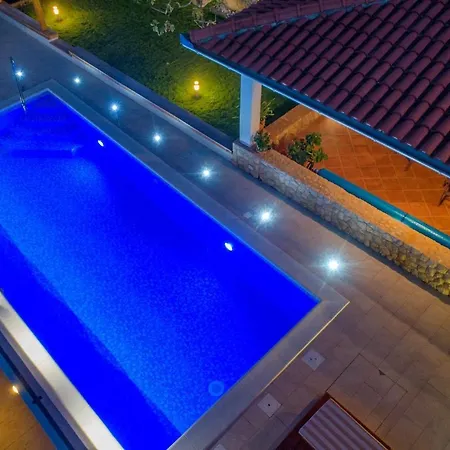 With A Swimming Pool Preko, Ugljan - 14163 Apartman *