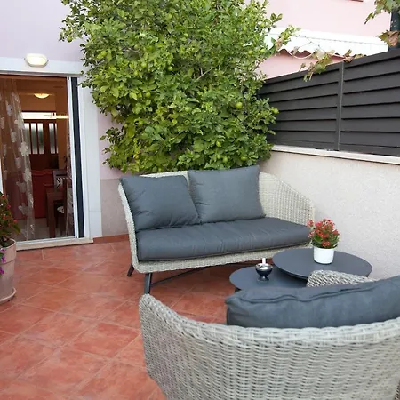 With A Swimming Pool Preko, Ugljan - 14163 Apartman Preko