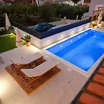 Apartamento With Swimming Pool Preko, Ugljan - 14163